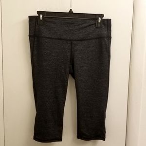 Black Athleta Chaturanga Crop Leggings